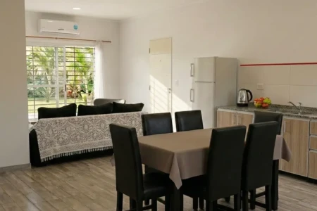 Fachada duplex 4 ambientes alquiler permanente Las Heras 751 Cañuelas